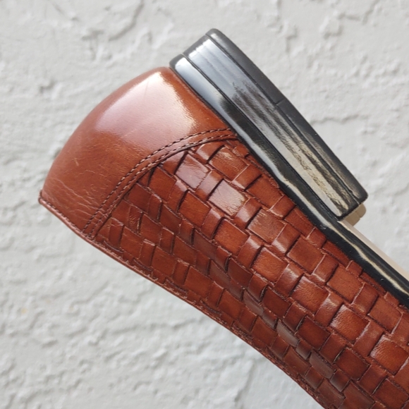 Trotters "Liz" Weaved Leather Slip-on Loafers in Brown - Picture 5 of 17